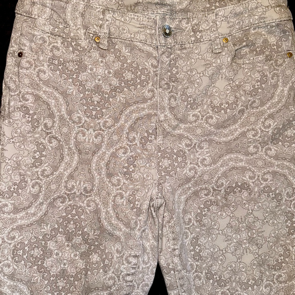 Chico’s The Platinum Denim Jegging